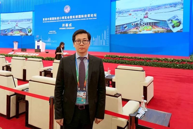 <a href=http://www.v99sp.com target=_blank class=infotextkey>雙良</a>第一視角帶您走入“進(jìn)博會(huì)”首日