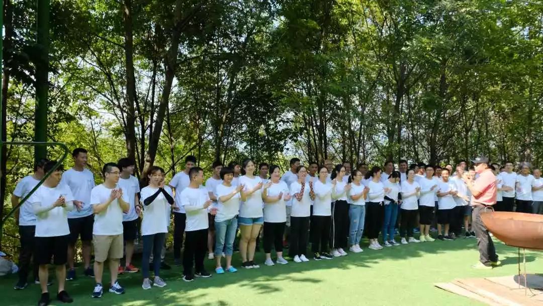 “雙良新型光催化“團(tuán)隊(duì)為王，風(fēng)雨同行”！