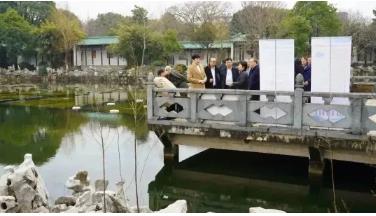 整合安排城市黑臭水體治理、水源地保護、打擊“洋垃圾”進口